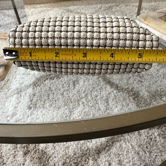 Glomesh mid-century/vintage ivory mesh coin purse. Gold, kisslock closure - Picture 12 of 13